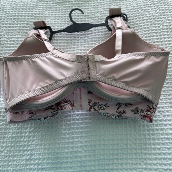 Delta Burkes Intimates 2 pack Padded Bra Set Size 40D New with Tags - Picture 4 of 5